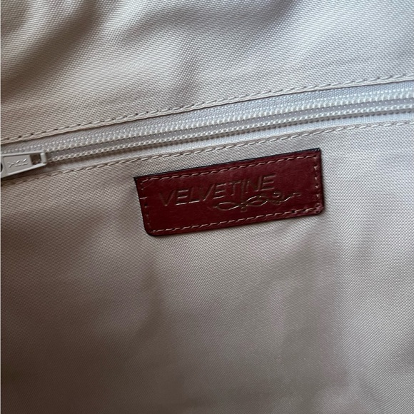 Velvetine Leather Handbag - Picture 4 of 7